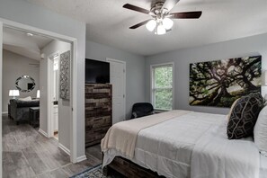 2 habitaciones, tabla de planchar con plancha, wifi y ropa de cama 