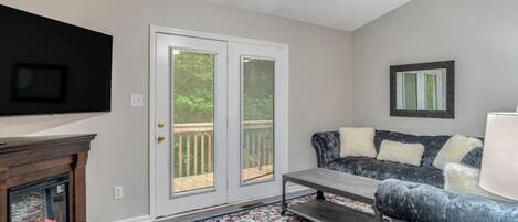 Télévision, cheminée