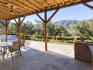 Outdoor dining - Charming farmhouse in the Alpujarra with private pool, garden and wifi (Órgiva)