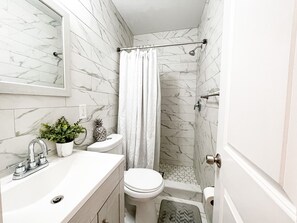 Ensemble baignoire-douche