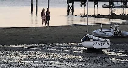 6 houses away from quiet beach! Minutes from the heart of Onset & Cape Cod Canal