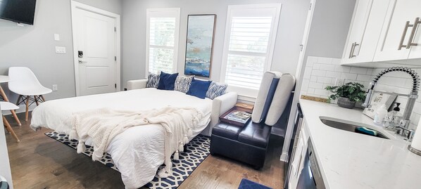 1 bedroom, iron/ironing board, free WiFi, bed sheets - Hyde Park/SoHo/Bayshore Guesthouse Apartment (Tampa)