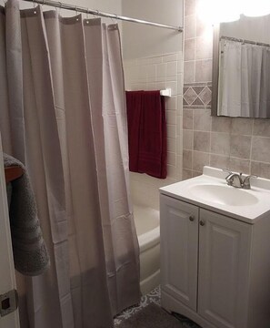 Handtücher, Seife, Toilettenpapier