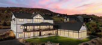 Pool Table, Treehouse, Indoor Pool, Lake View, Large Kitchen, Spacious Bedrooms