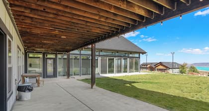 Pool Table, Treehouse, Indoor Pool, Lake View, Large Kitchen, Spacious Bedrooms