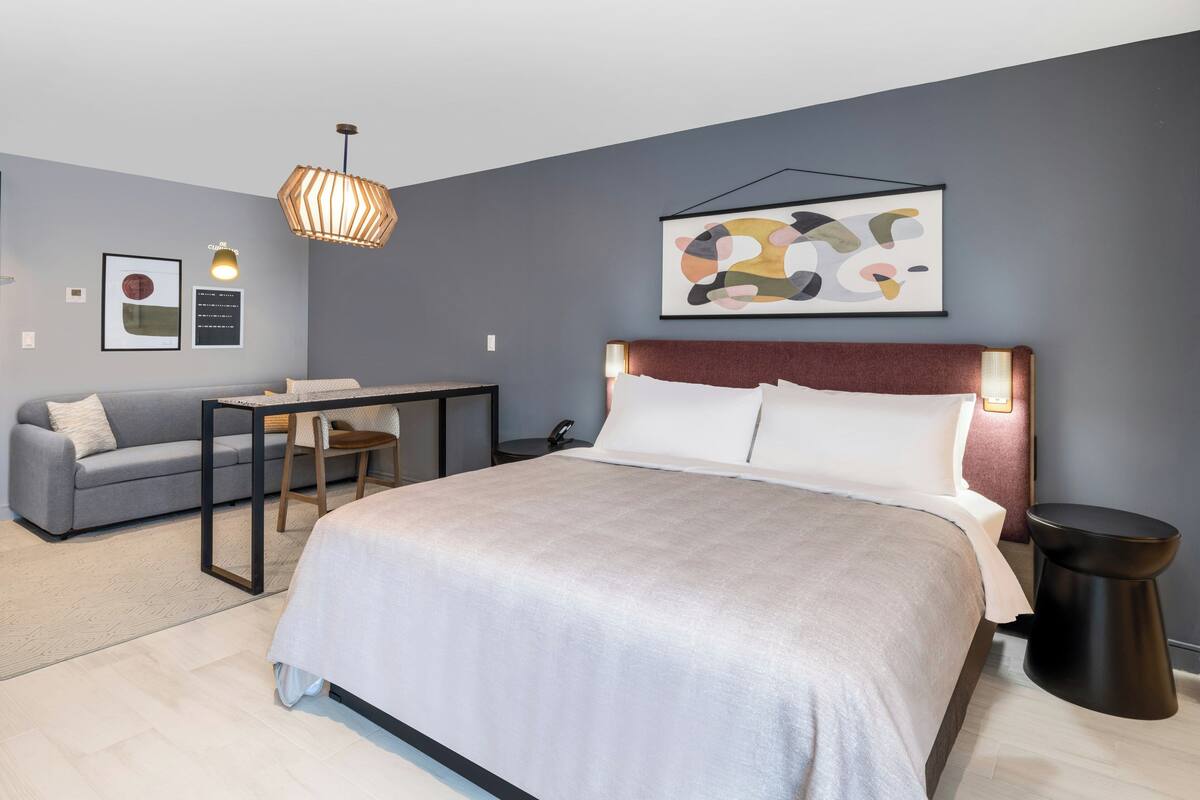 Suite, 1 Bedroom, Balcony