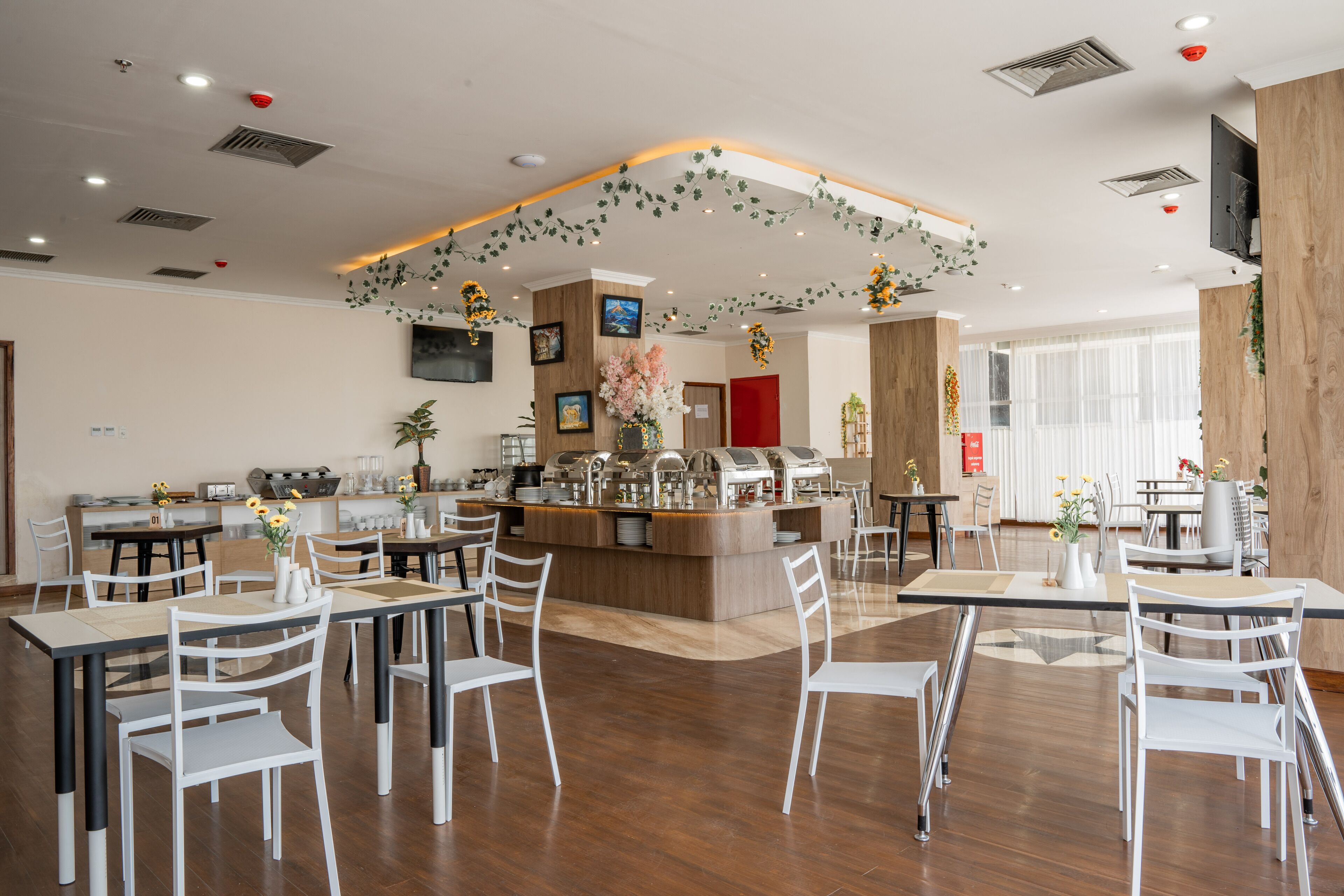 朝食 (ビュッフェ)、毎日提供 (1 名様 50000 IDR)