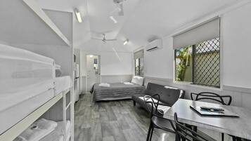 Ameublement personnalisé, bureau, chambres insonorisées