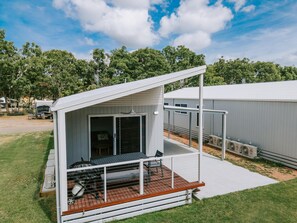 Ameublement personnalisé, bureau, chambres insonorisées