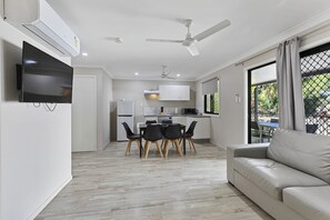 Télévision à écran plat de 40 pouces avec chaînes numériques, télévision