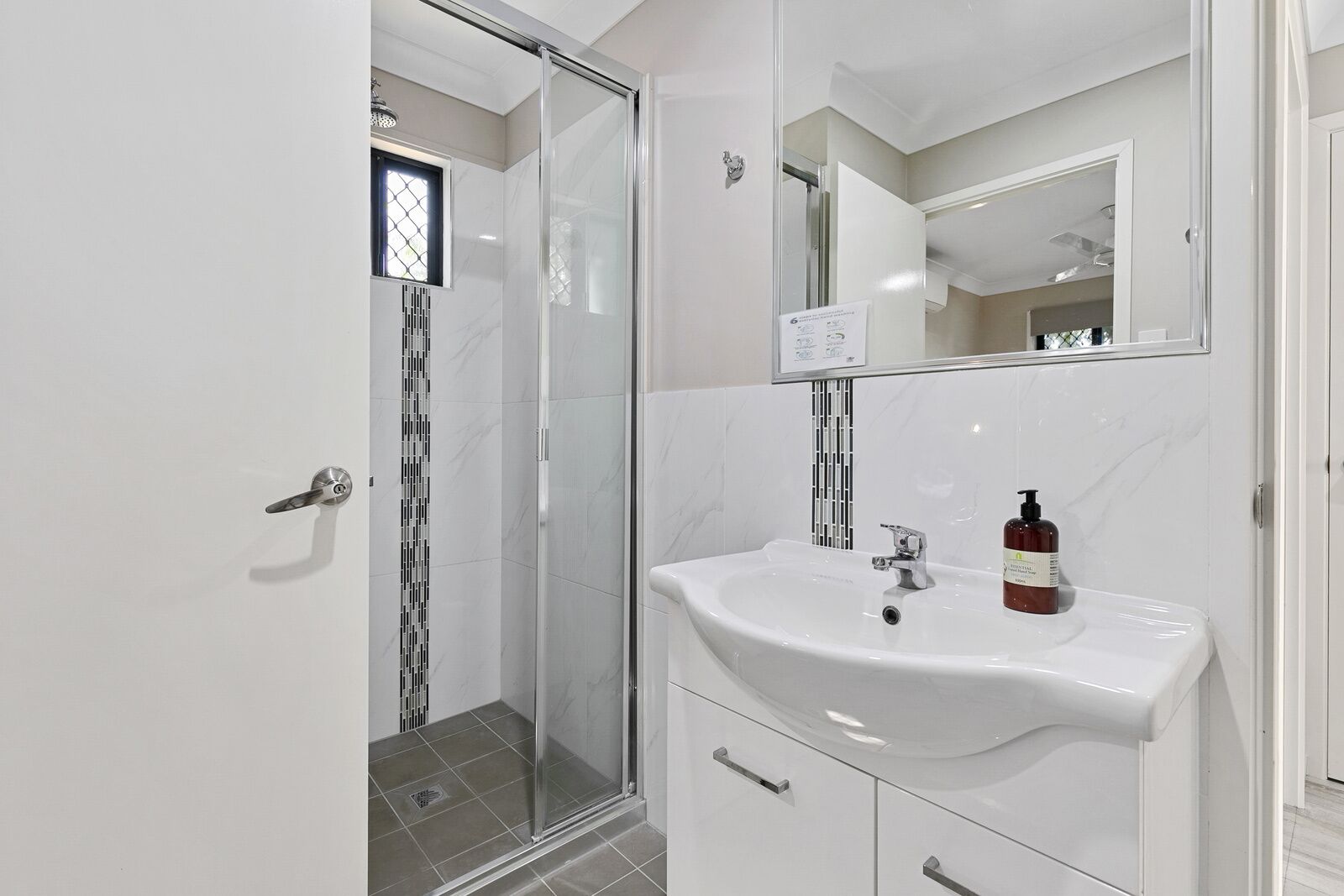 3 Bedroom Villa | Bathroom | Shower, hair dryer, towels, soap