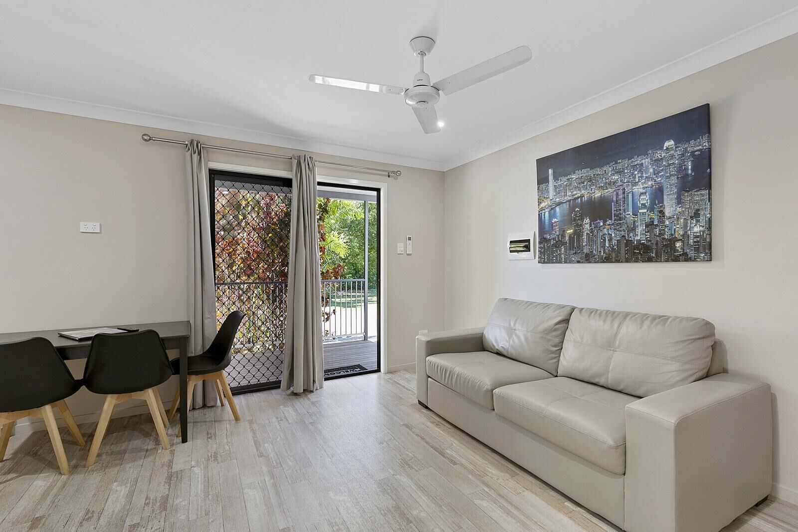 패밀리 빌라, 침실 2개 | 각각 다르게 가구 비치, 책상, 방음 설비, 다리미/다리미판