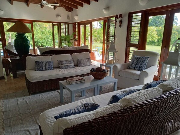 TV connectée, chaîne hi-fi, imprimantes