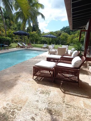 Piscine extérieure, piscine chauffée