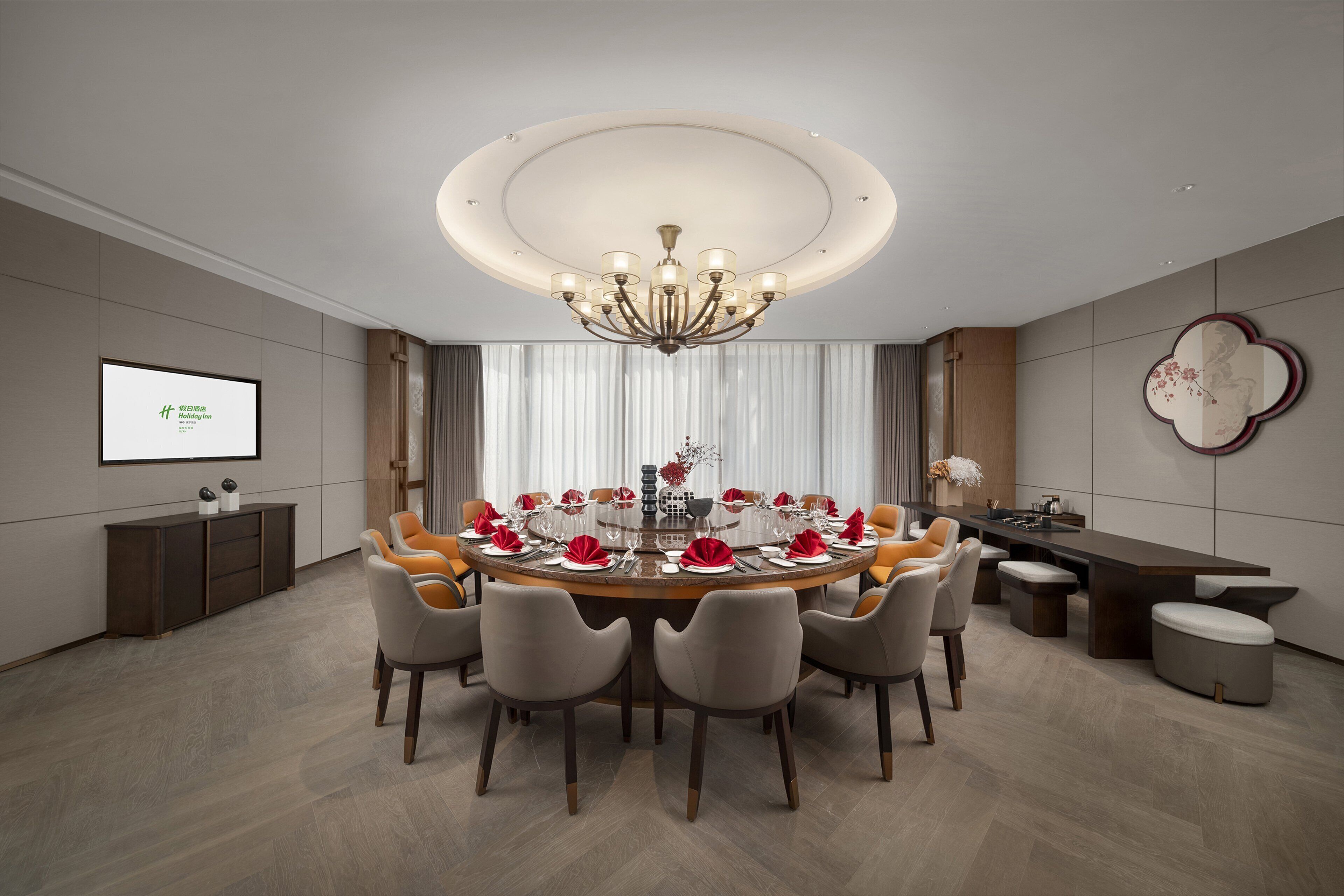 3 restaurants, breakfast, lunch, dinner served; Chinese cuisine