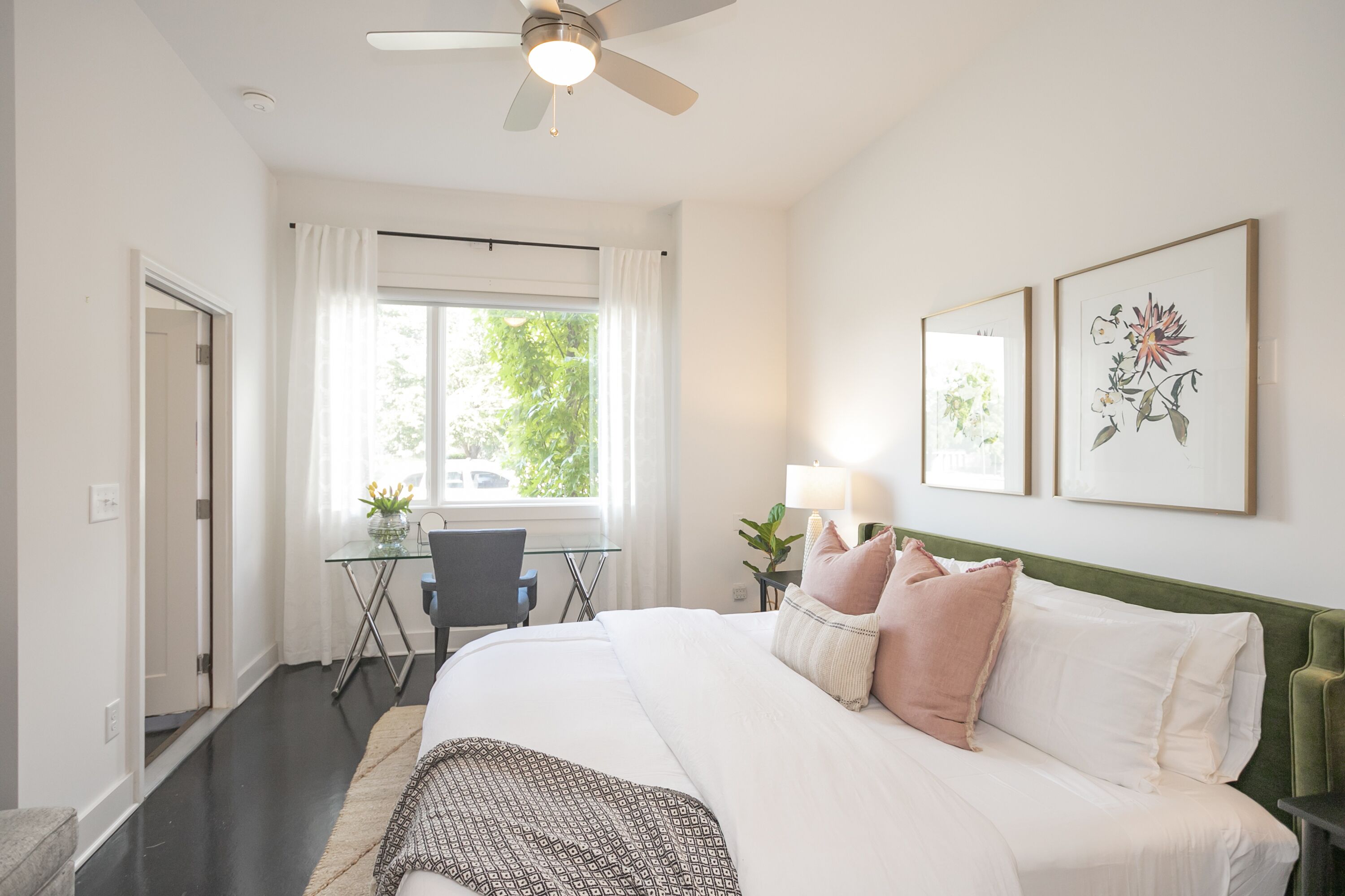 3 bedrooms, memory-foam beds, desk, blackout curtains