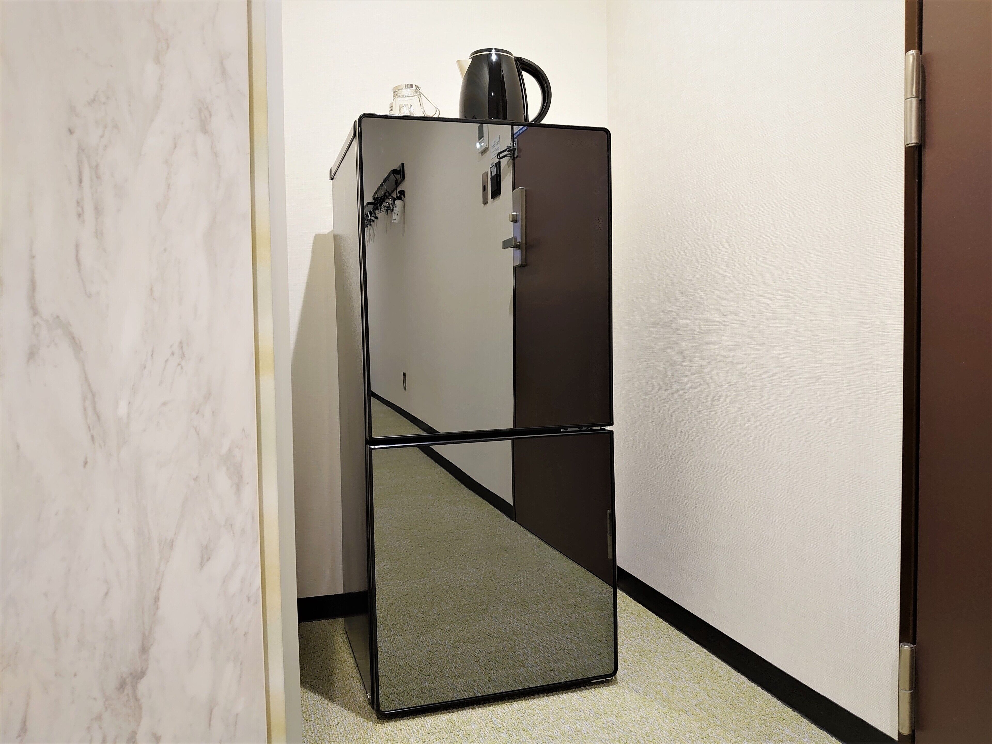 executive room, non smoking | down duvets, desk, laptop workspace, iron/ironing board