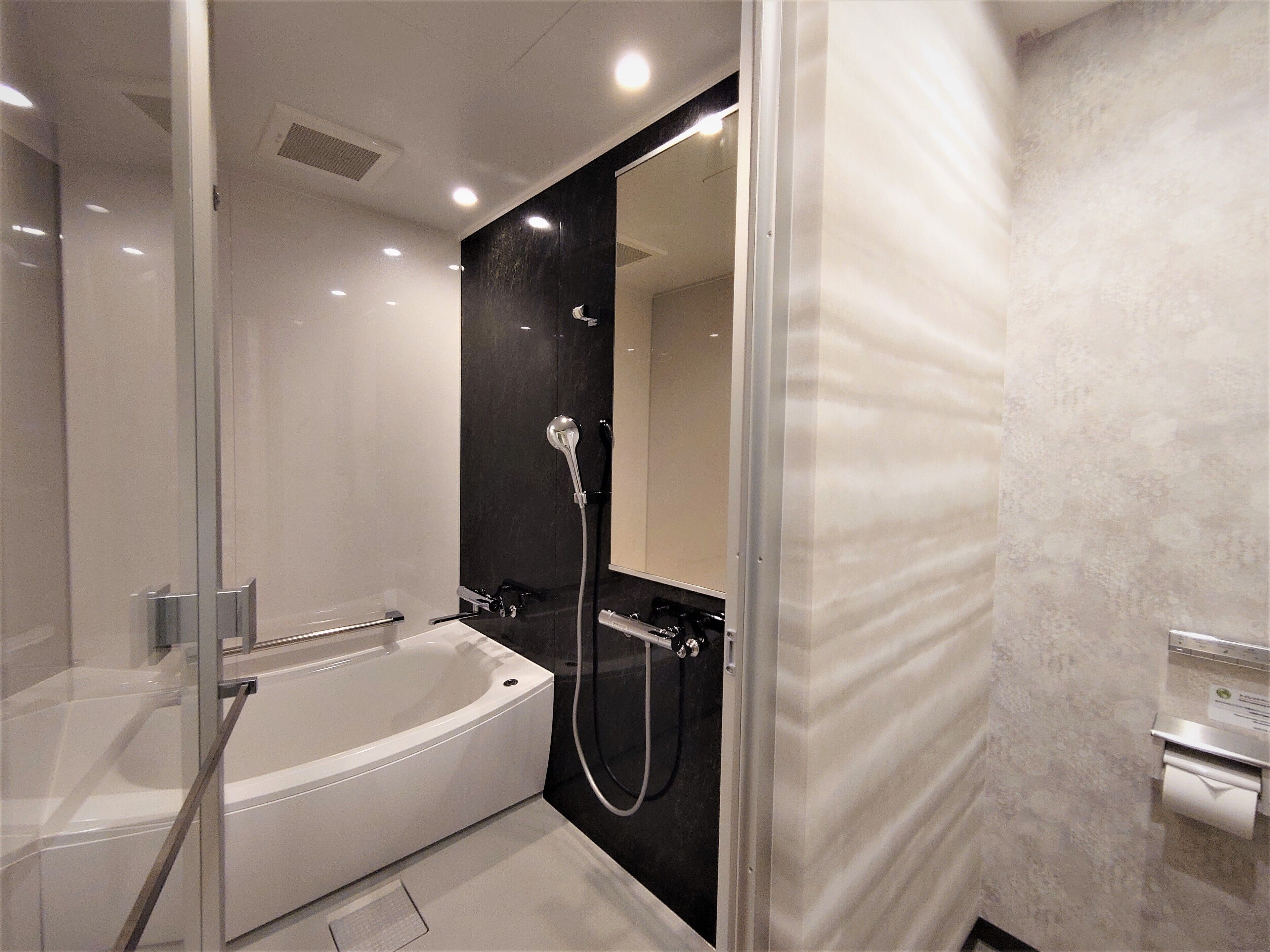 executive room, non smoking | bathroom | free toiletries, hair dryer, slippers, electronic bidet