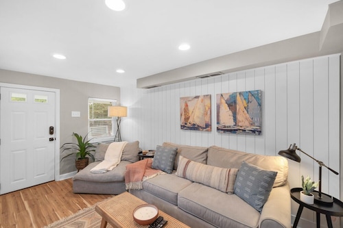 * Beautiful Oasis w/ No Detail Spared *