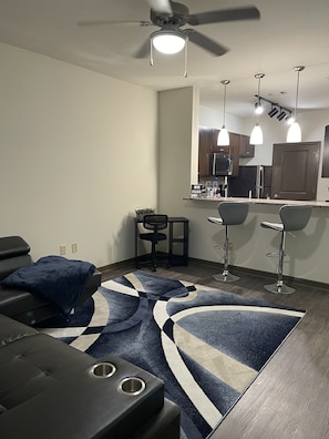 Interior - ✨Lucky’s Ocean Blue Condo✨ (Atlanta)