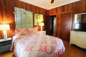 4 bedrooms, WiFi, bed sheets