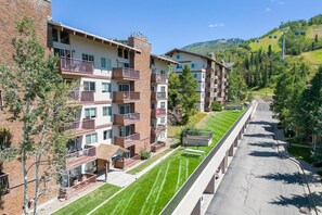 Unclassified image, 5 of 50, button - Ski In/Walk Out w/Unforgettable Views+ Hot Tub-W/D in Unit-Mini Arcade-Fireplace-Deck-Elevator (Steamboat Springs)