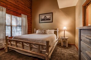 2 bedrooms, iron/ironing board, free WiFi, bed sheets - Family Friendly Cabin - 2BR + Loft with Bunk Beds, Gas Fireplace, and more! (Branson)