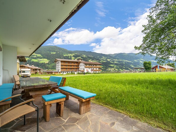 Property grounds - Detached holiday home with a garden (Schlitters)