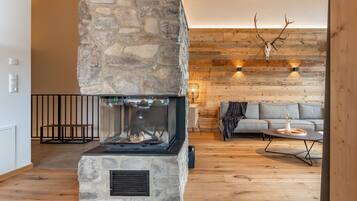 Televisor i llar de foc