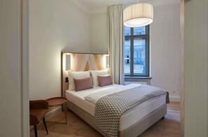 1 bedroom, desk, WiFi, bed sheets - Studio - VIA's Appartements am Postplatz (Görlitz)