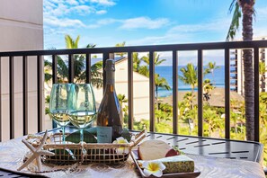 Outdoor dining - Black Friday Deal! Kaanapali Shores 647 ~ Serene 1B/1B, Beautiful Oceanview, AC (Lahaina)