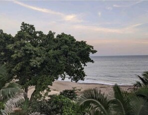 Liegestühle, Strandtücher