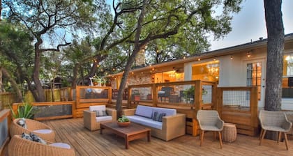 'Serenity On The San Gabriel' Pet-Friendly! Riverfront! Kayaks! Bikes!