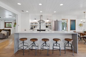 Interior - `Serenity On The San Gabriel` Pet-Friendly! Riverfront! Kayaks! Bikes! (Georgetown)