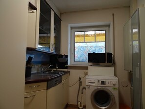 Køleskab, mikrobølgeovn, ovn, opvaskemaskine