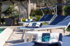 Seasonal outdoor pool, pool umbrellas, sun loungers - Il Tiglio (Massa Lubrense)