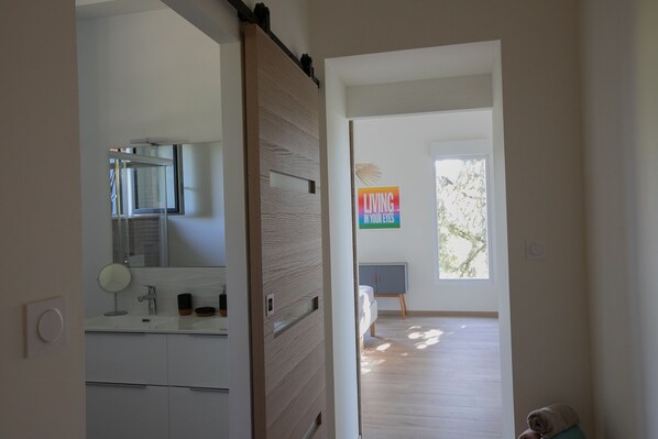 4 bedrooms, iron/ironing board, travel crib, free WiFi - House in a green setting 2 minutes from Brive (Malemort-sur-Correze)