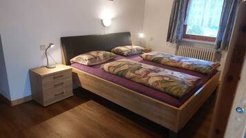 1 bedroom, travel crib, free WiFi, bed sheets
