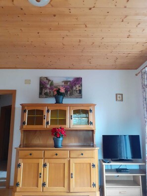 Interior - Vacation apartment 1 Lindebauer, cozy vacation apartment in Dorf Tirol (Trentino-Alto Adige)