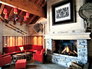 Interior - Comfortable apt for 4 with pool and parking near slopes (La Toussuire)