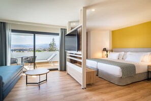 Minibar, caja de seguridad en la habitación y ropa de cama