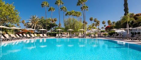 Outdoor pool, pool umbrellas, pool loungers