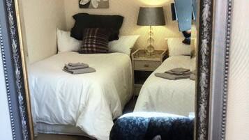 House | 2 bedrooms, iron/ironing board, free WiFi, bed sheets