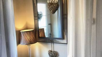 House | 2 bedrooms, iron/ironing board, free WiFi, bed sheets