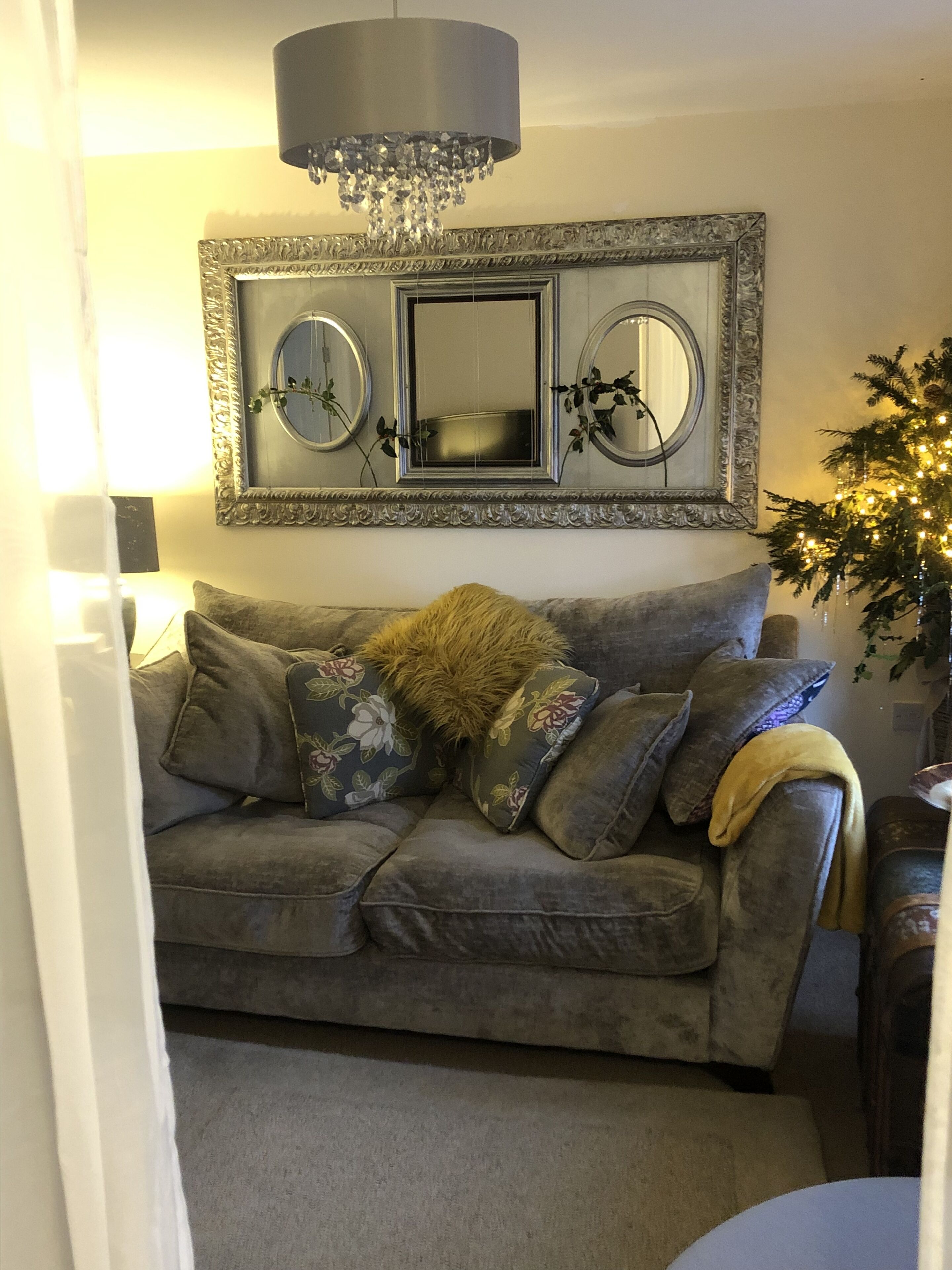 House | Living room | 30-inch TV with digital channels