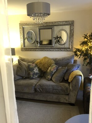 Nhà | Phòng khách | TV 30-inch có truyền hình kỹ thuật số