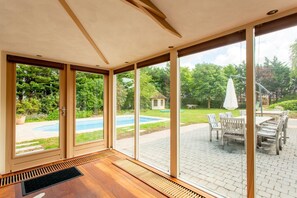 A heated pool - 13P 5B Beautiful villa with Pool and Jacuzzi (Heerhugowaard)