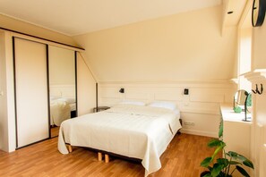 5 makuuhuonetta, silitysrauta/-lauta, ilmainen Wi-Fi, vuodevaatteet