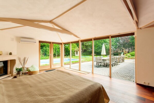 5 bedrooms, iron/ironing board, free WiFi, bed sheets - Beautiful villa with heated Pool and Jacuzzi (Heerhugowaard)