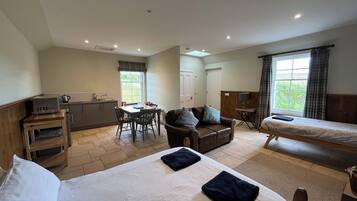 Cottage, 1 Queen Bed | 1 bedroom, free WiFi, bed sheets